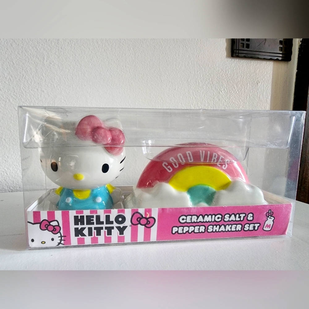 Hello Kitty Ceramic Salt & Pepper Shaker Set - Multicolor